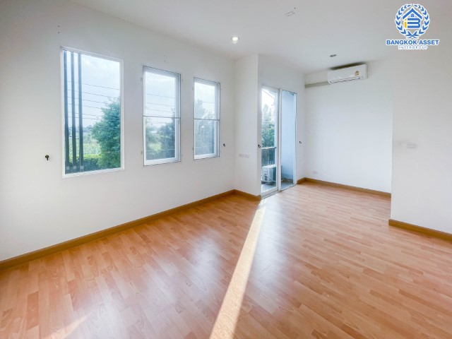 *****ทาวน์เฮ้าส์มือสองย่านนนทบุรี ม.ชวนชื่นทาวน์ แก้วอินทร์-บางใหญ่ เนื้อที่กว้างขวางถึง 21.4 ตร.ว. ฟังก์ชัน 3 ห้องนอน 3 ห้องน้ำ 2 ที่จอดรถ สภาพเยี่ยม พร้อมเข้าอยู่อาศัย แถมฟรี! 2 เครื่องปรับอากาศ บนทำเลดี ใกล้รถไฟฟ้าสายสีม่วง "สถานีตลาดบางใหญ่"